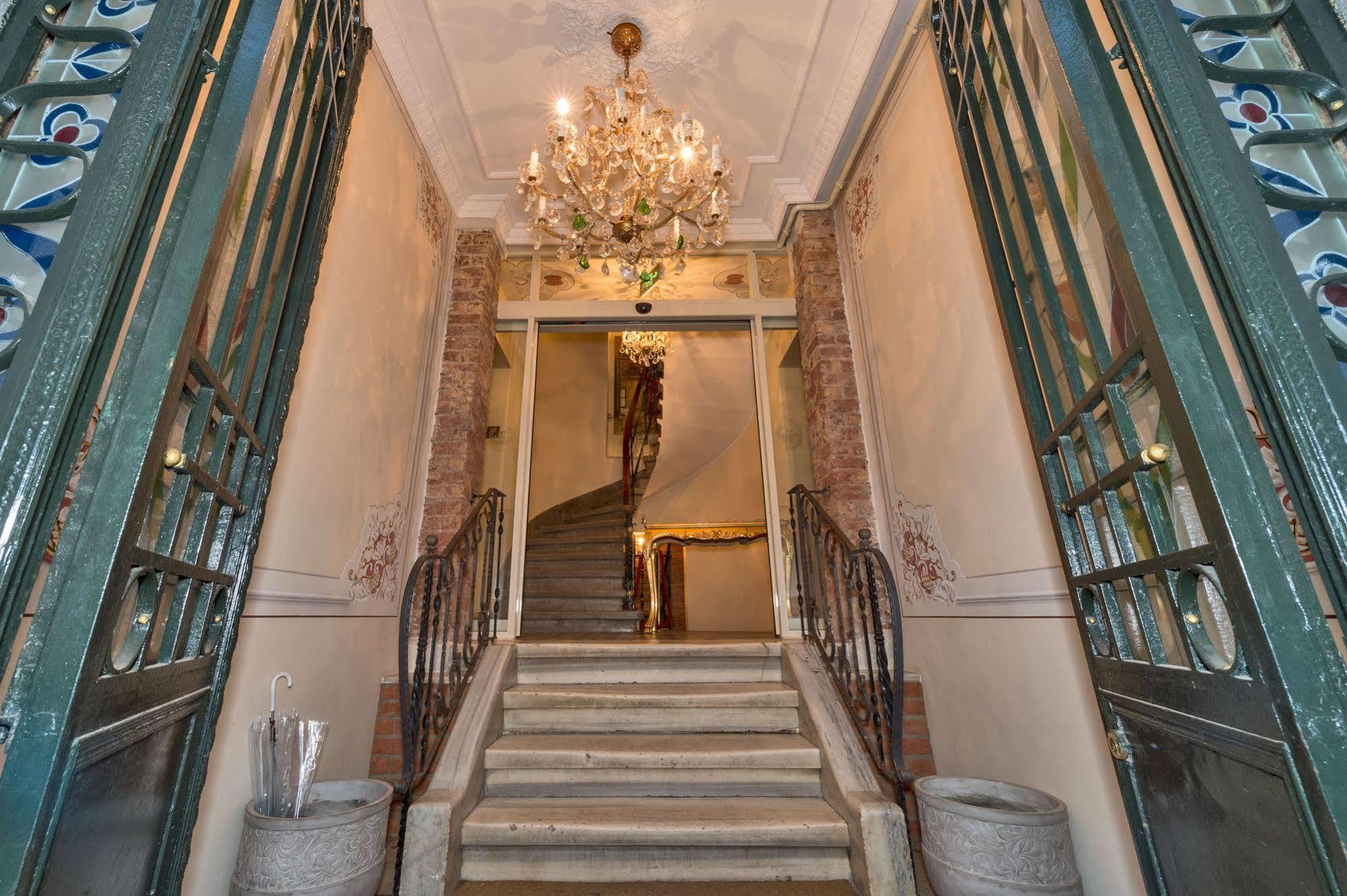 By Murat Crown Hotel Taksim Istanbul Exterior photo